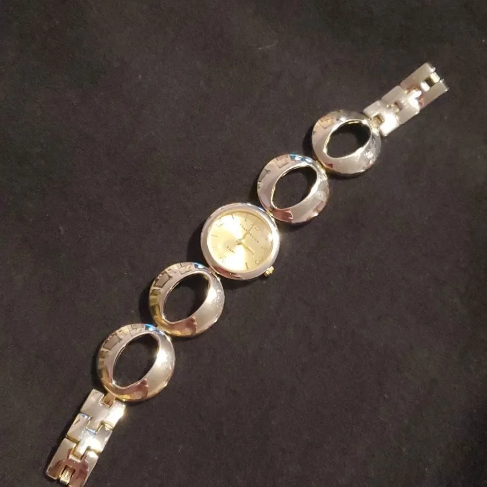 CHARTER CLUB Gold Tone Large‎ Circle Circular Band Ladies Watch Wristwatch